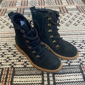 Sorel boots, worn once!